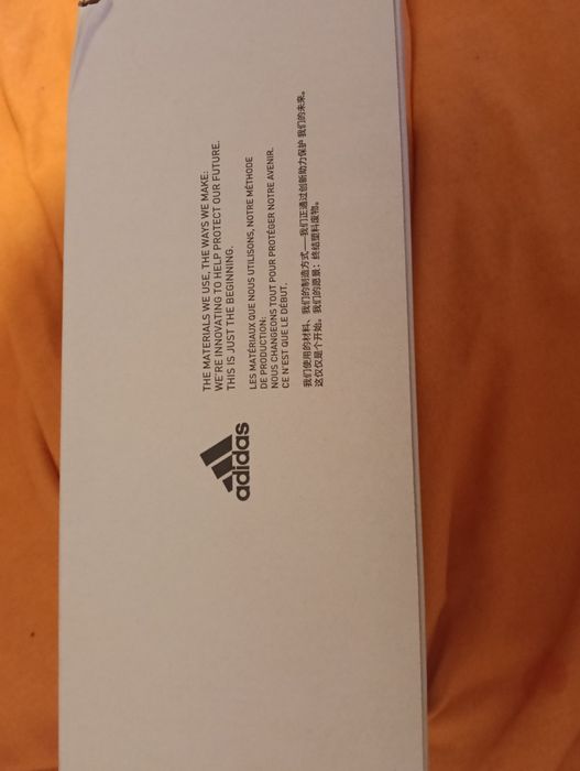 Papuci Originali Adidas noi   mărimea 43. La 100 lei. Fixx.