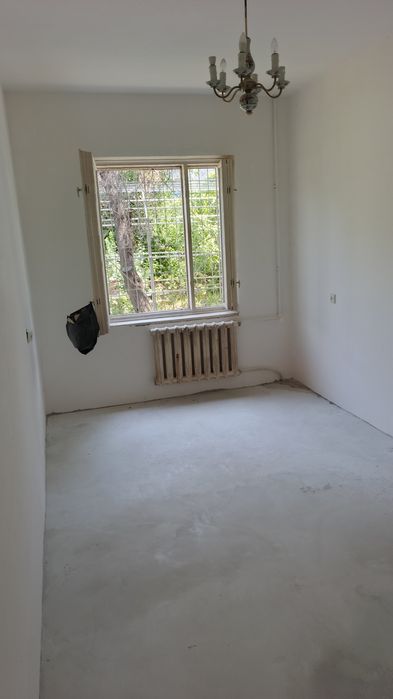 Продам квартиру Чорсу 4 комнаты 1 этаж улучшенка плонировка балкон 2*6