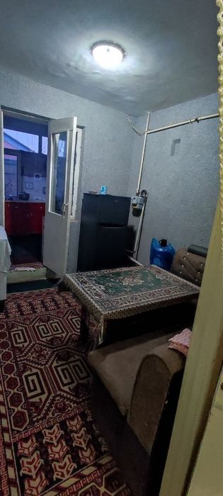 Kvartira sotiladi 1-etaj 2xona Buyuk turon may Aeroport