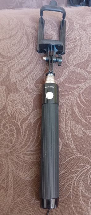 Продавам селфи стикове