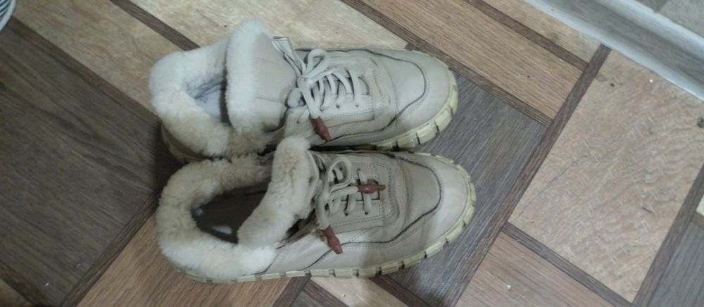 Ботинки зимний  40 размер