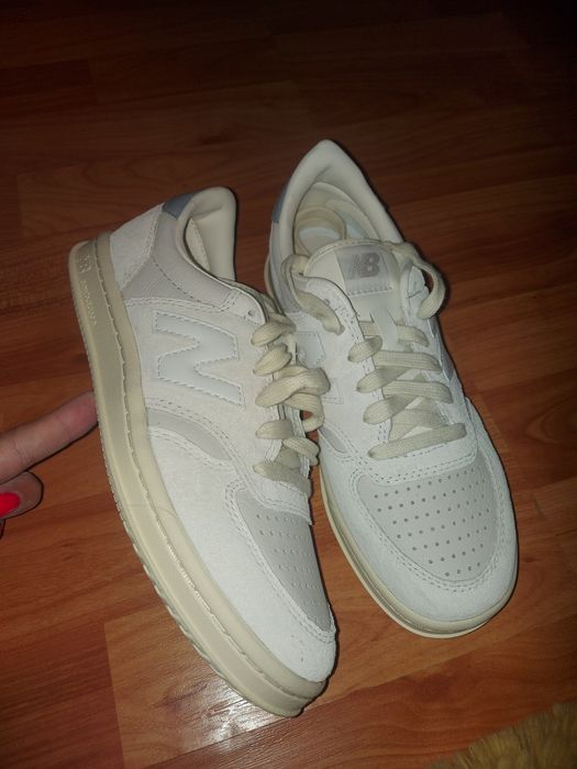 New Balance nr38 23.5cm piele întoarsă
