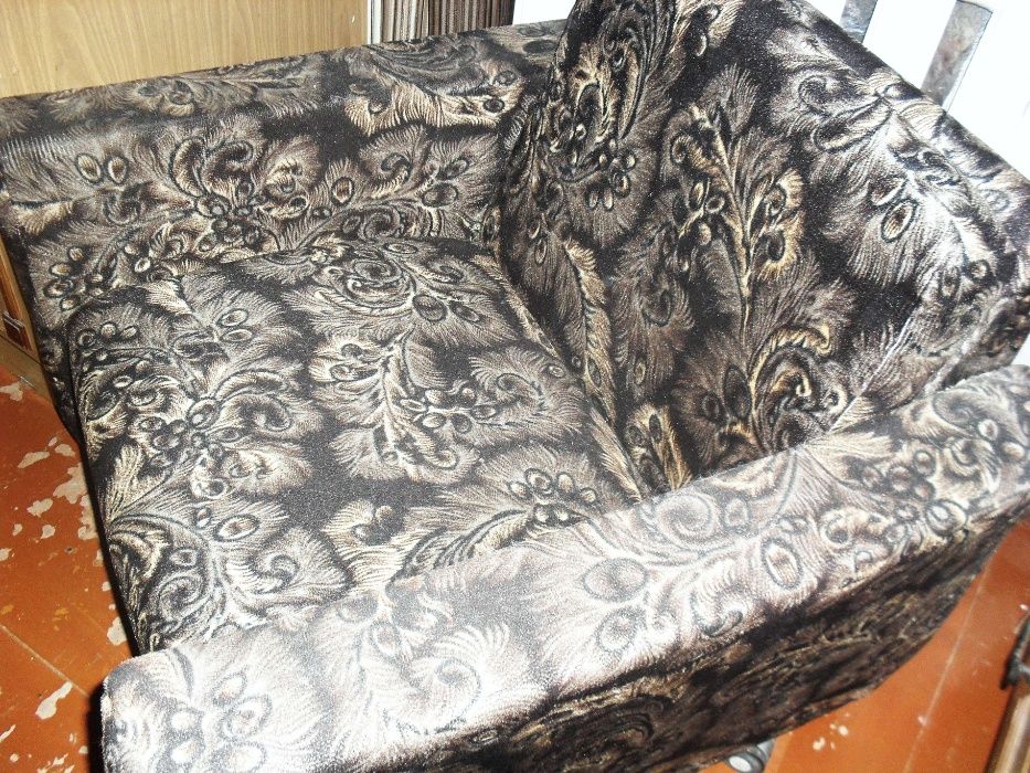 ПРОДАМ ДВА КРЕСЛА ! Мягкие, в отличном состоянии. Мебель 90-тых. Серые