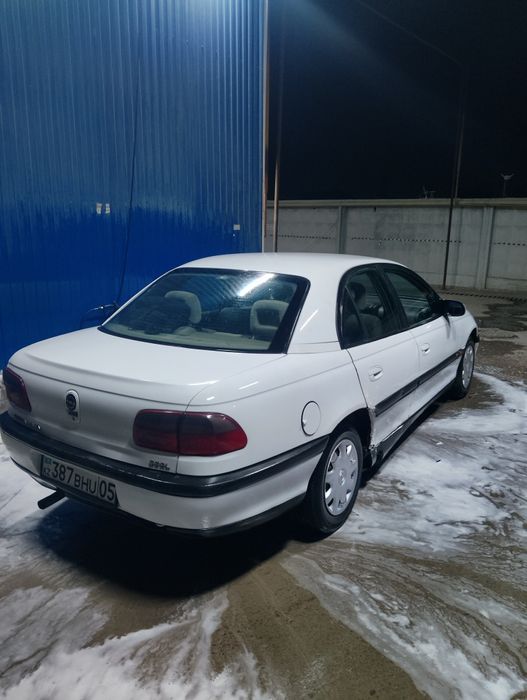 Опель омега б 2литра 300к