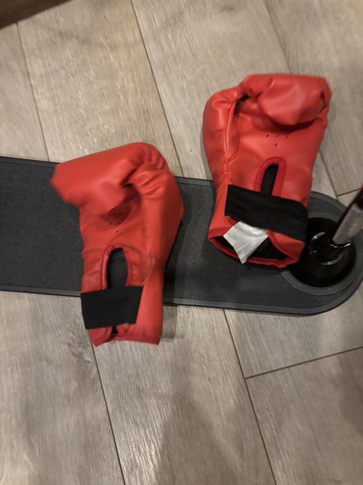 Set box saculet si manusi pt copii