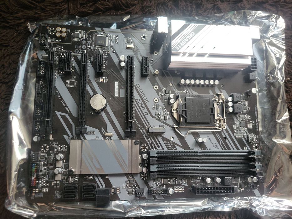 Материнская плата GIGABYTE Z390 D