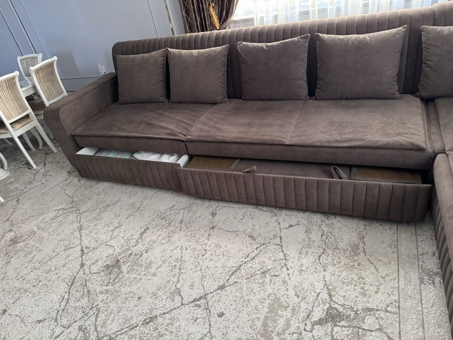 Диван в хорошем состояний