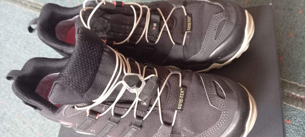 Adidas dama Traxion GoreTex 40