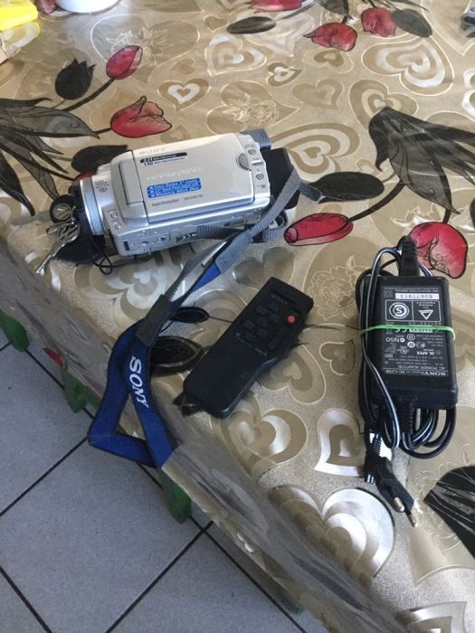 Video cameră Sony DCR-HC85E