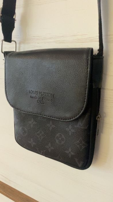 Borsetă Louis Vuitton