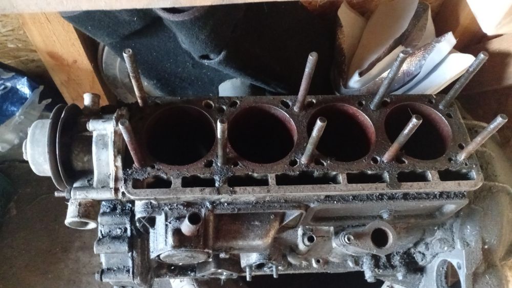 Двигатель 2146  карбюратор