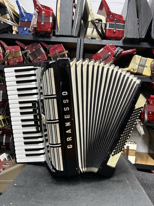 Acordeon nemtesc Weltmiester SeperatoStandard 96 basi