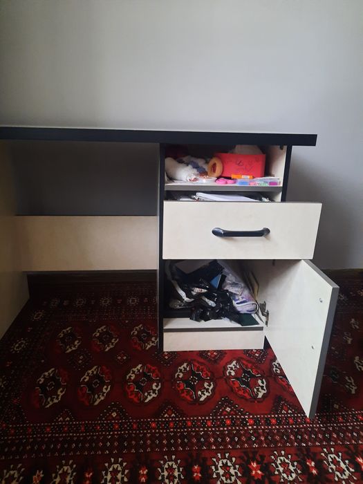 Рабочий стол для учеников,студентов. Стол для офиса.