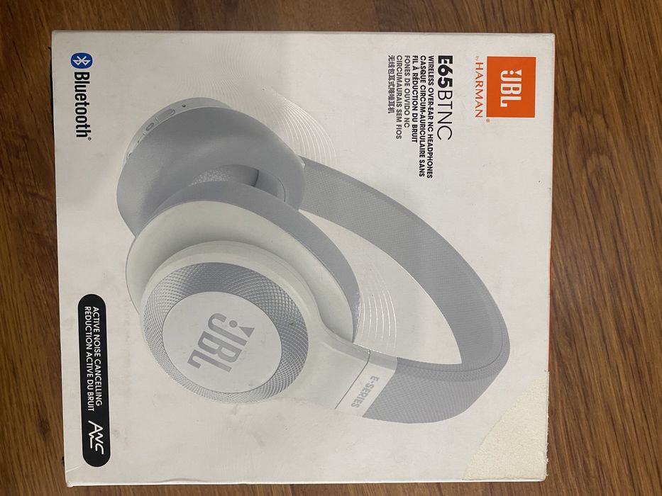Наушники JBL E65BTNC