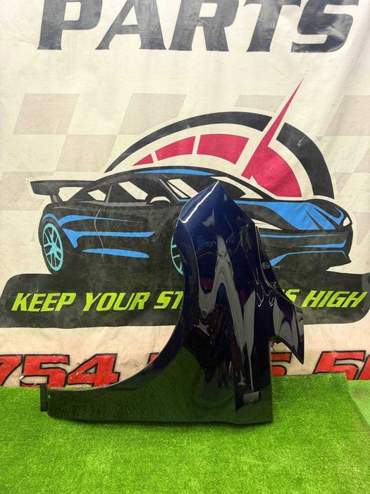 Aripa stanga fata Mercedes Benz Clasa V (W447)