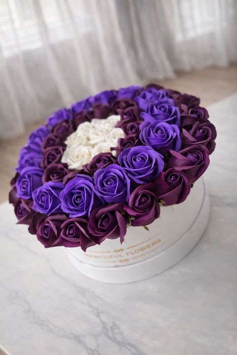 Aranjament premium cu 51 de trandafiri – eleganță care spune tot