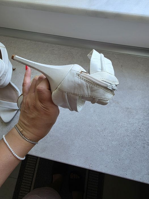 Sandale Zara din piele marimea 36