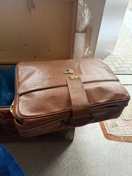 Сумка сср 800 тг и чемодан 1000