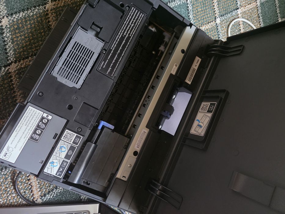 Epson L8050 3 oy ishlatilgan 6 rangli