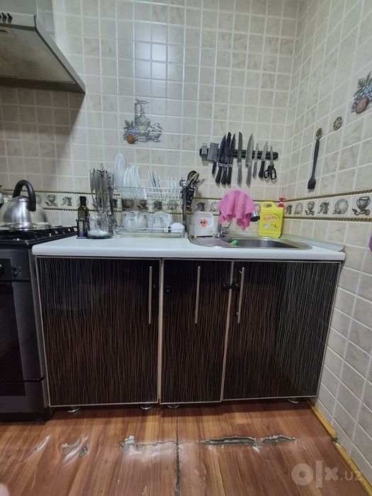 Кухонный гарнитур сотилади
