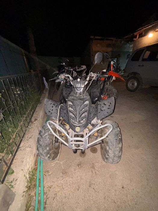 Продам квадроцикл в среднем состояние