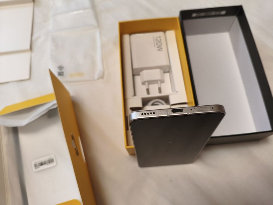 POCO F6 Pro 256gb, alb