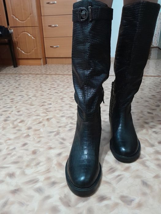Новые женские сапоги