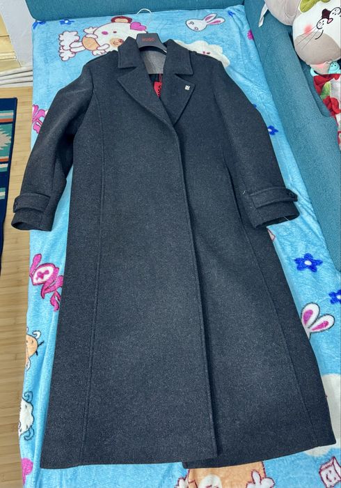 Palton Nou Hugo Boss cu eticheta