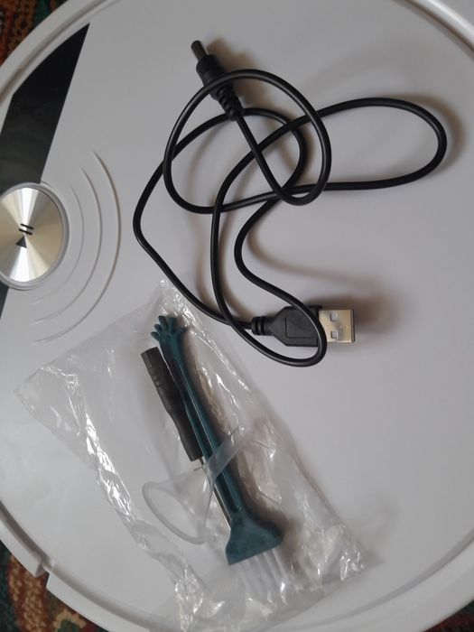 Продам пылесос почти как новая