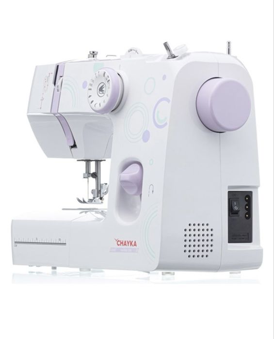 Швейная машинка Чайка 590