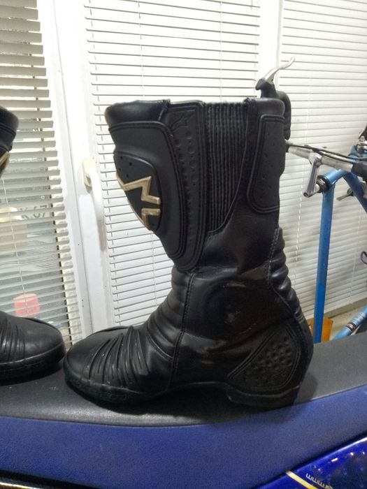 Мото ботуши здрави