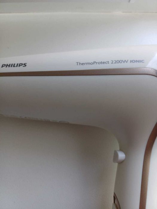 Фен Philips ThermoProtect Ionic 2200W (на запчасти / ремонт)