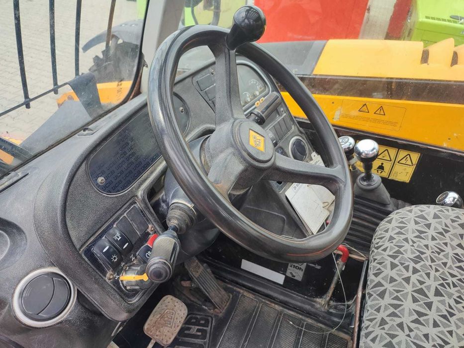 Incarcator frontal telescopic JCB 535-95
