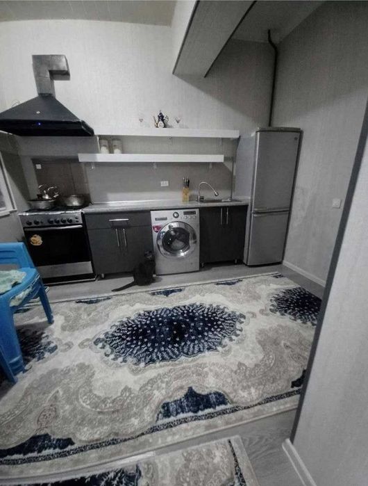 3 хоналик квартира 4 кават кирпичный дом, 5 микр, сомий