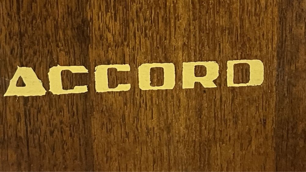 Пиано Accord, употребявано. Цена- 450 лева.