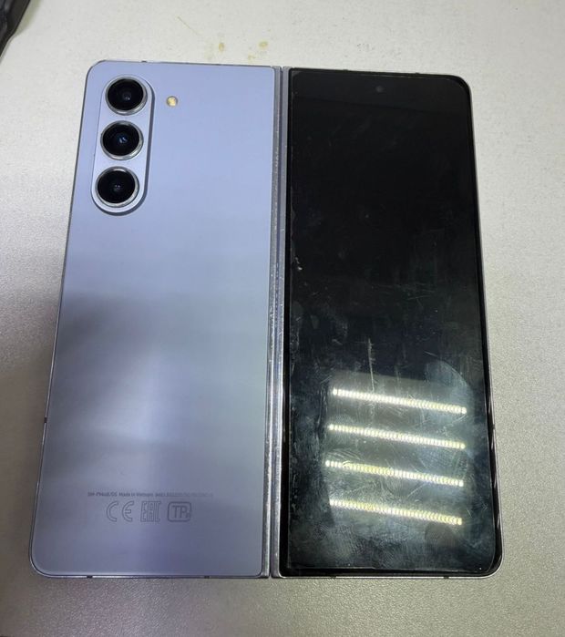 Samsung Gazaxy Z Fold 5. 12/ 512