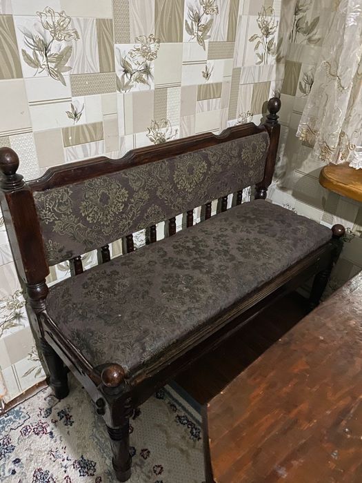 Комплект стол и стульев