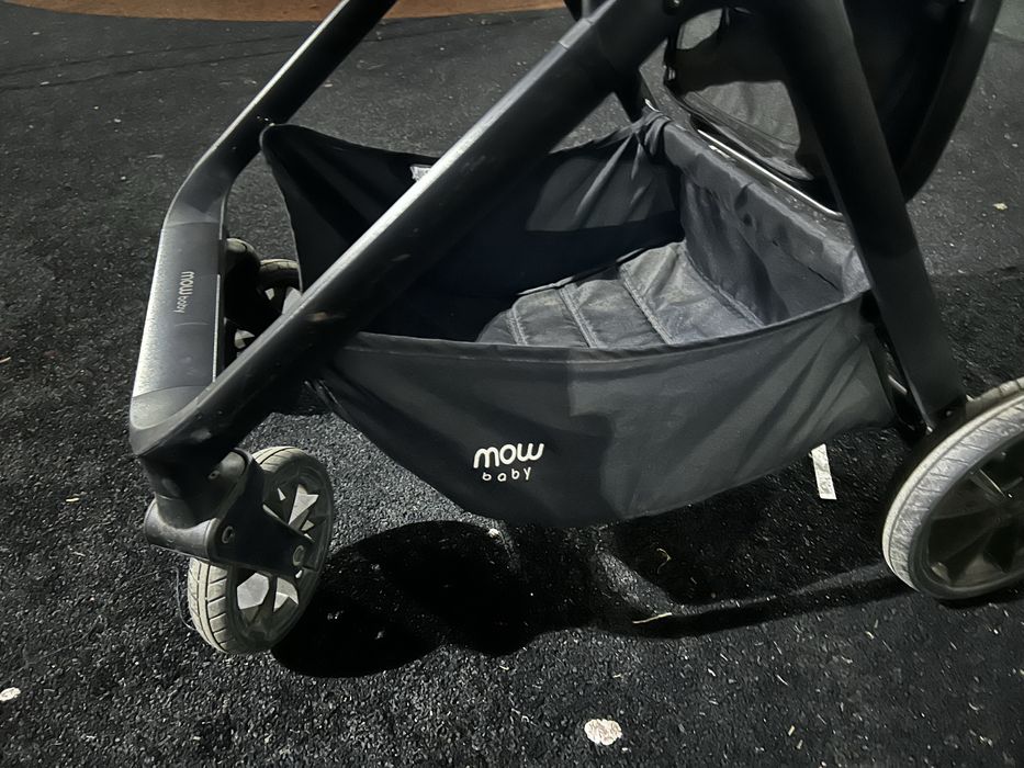 Коляска с люлькой