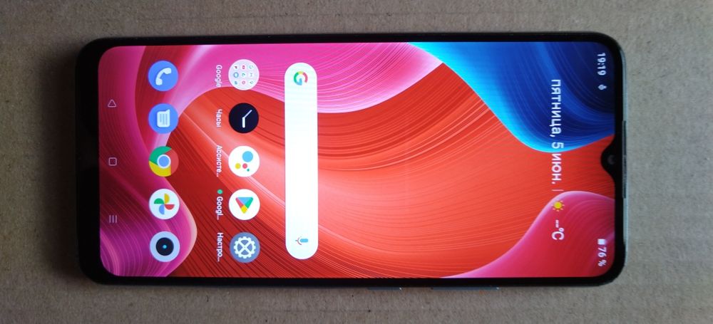 Продаётся телефон Realme C21Y