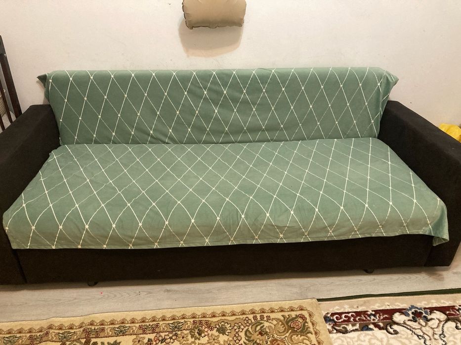 Диван прямой хорошее состояние