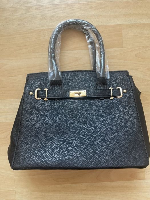 Чанти и портмонета