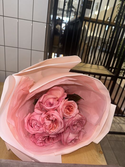 Пионовидные розы 5шт  7 шт