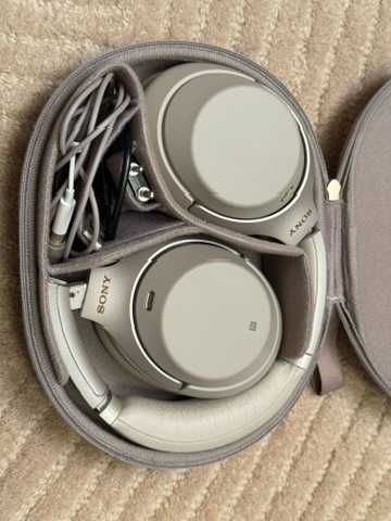 Sony MX3  Noise Cancelling Headphones white