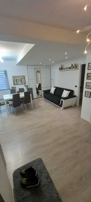 Vand apartament 3 camere Apahida - str.Pietroasa, nr 62