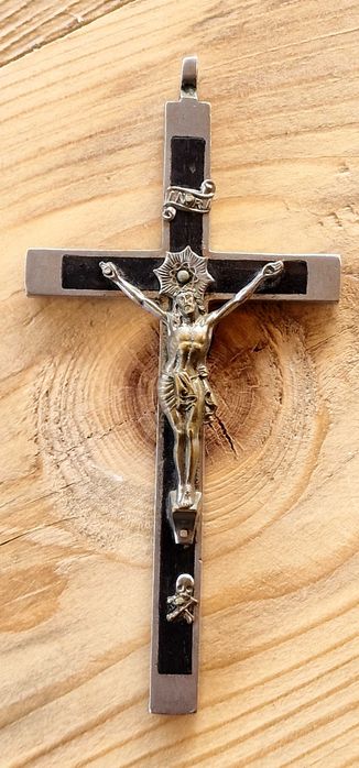 Crucifix Vechi Din Alamă Nichelată și Lemn Abanos