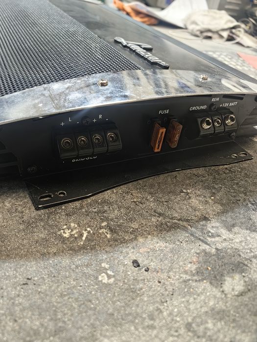 Усилватели за кола