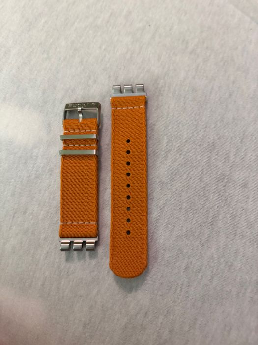Чисто нова оригинална текстилна каишка за Swatch