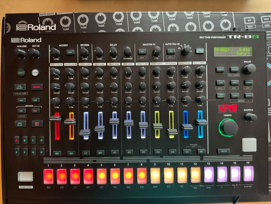 Roland TR8S / Arturia MicroFreak / DrumBrute/ Novation BassStation II