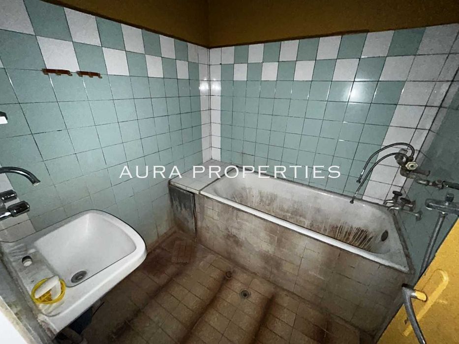 Продава се Многостаен апартамент в Разград, Варош - 100 кв.м за 1377 €/кв.м - Снимка #8