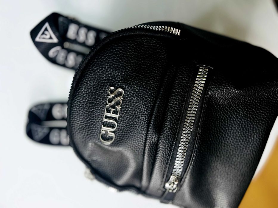 компактна  раничка Guess